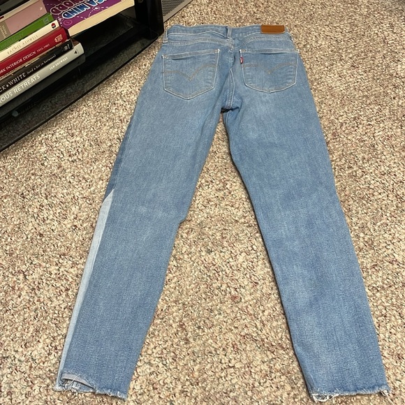 New Levi’s 721 high rise slim - Picture 10 of 10